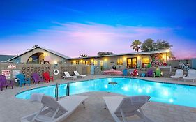 Hotel Mccoy Tucson - Art, Coffee, Beer, Wine, Pool